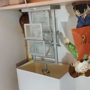 A picture frame lamp